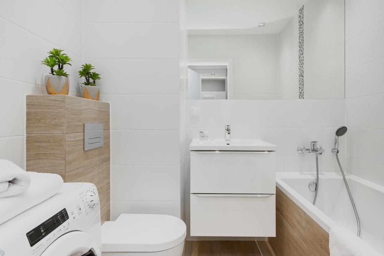 Apartments Parks Of Warsaw By Noclegi Renters Ngoại thất bức ảnh